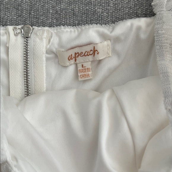 Apeach White Sheer Sleeve Blouse - Picture 3 of 4